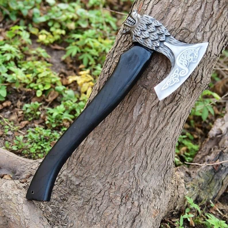 Viking Wolf-Headed Axe – Intricate Engraving with Wolf Handle Design