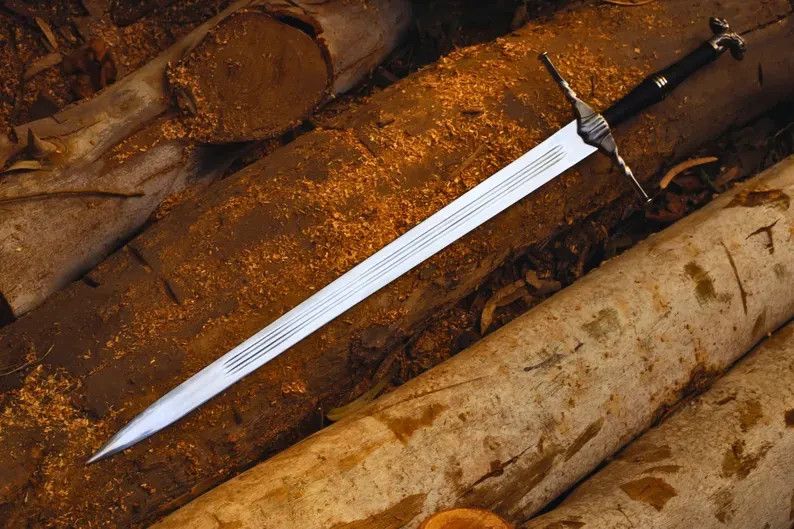 Classic Viking Sword with Tapered Blade and Leather-Wrapped Handle
