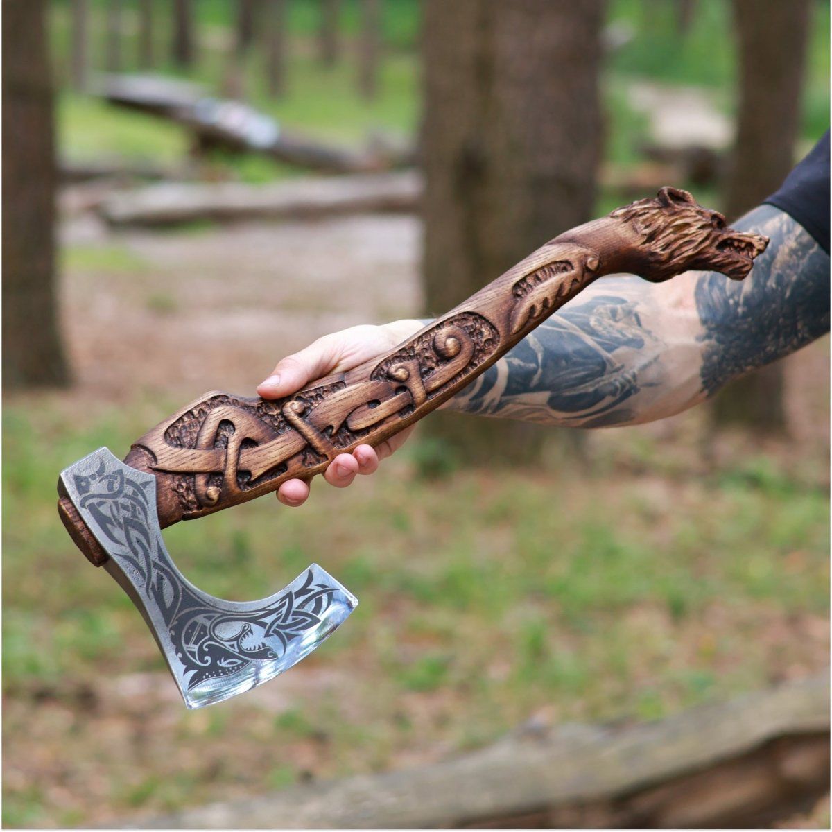 Viking Wolf-Head Battle Axe – Hand-Carved Handle with Leather Sheath