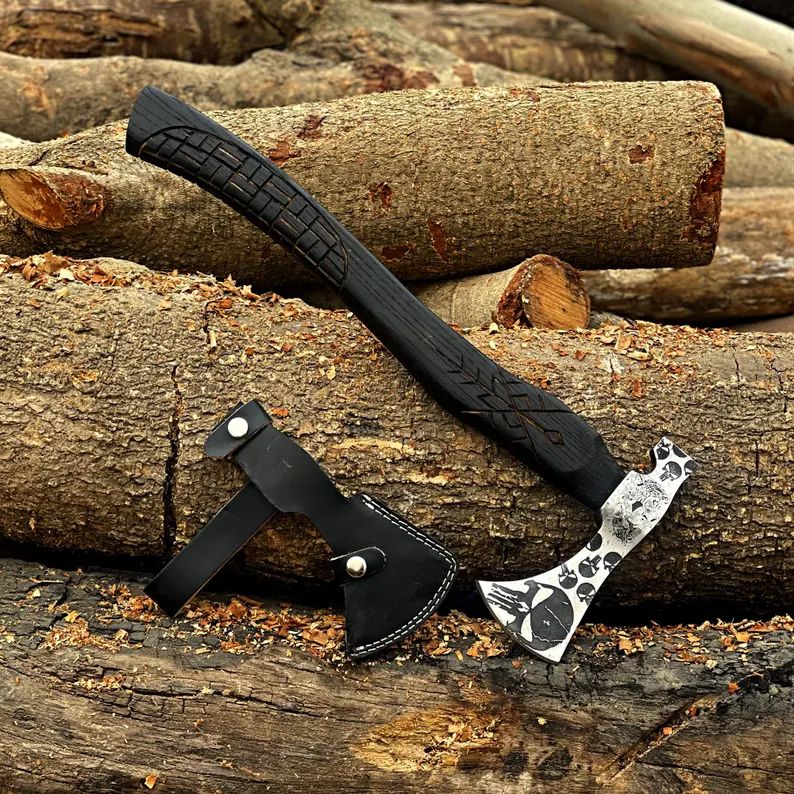 🪓 Ravenstrike Axe – Hand-Forged Viking Axe with Monster Engravings and Burnt Ash Handle