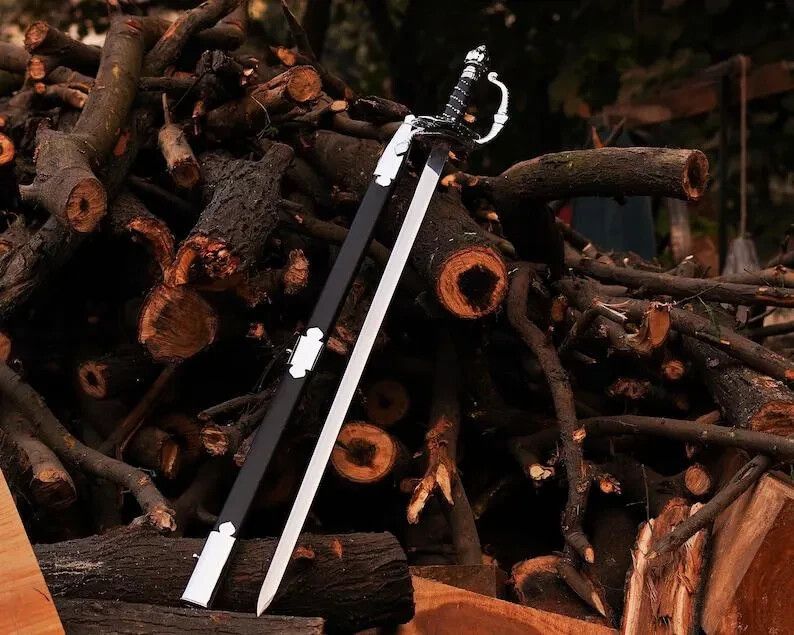 Ravensteel Saber – Hand-Forged Longsword with Black Scabbard and Silver Guard