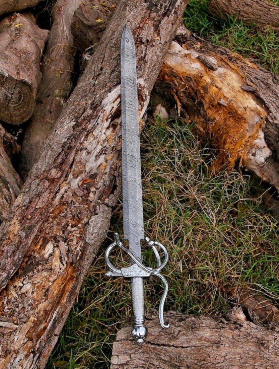 Silverthorn Rapier – Hand-Forged Damascus Sword with Twisted Guard and Ornate Detailing