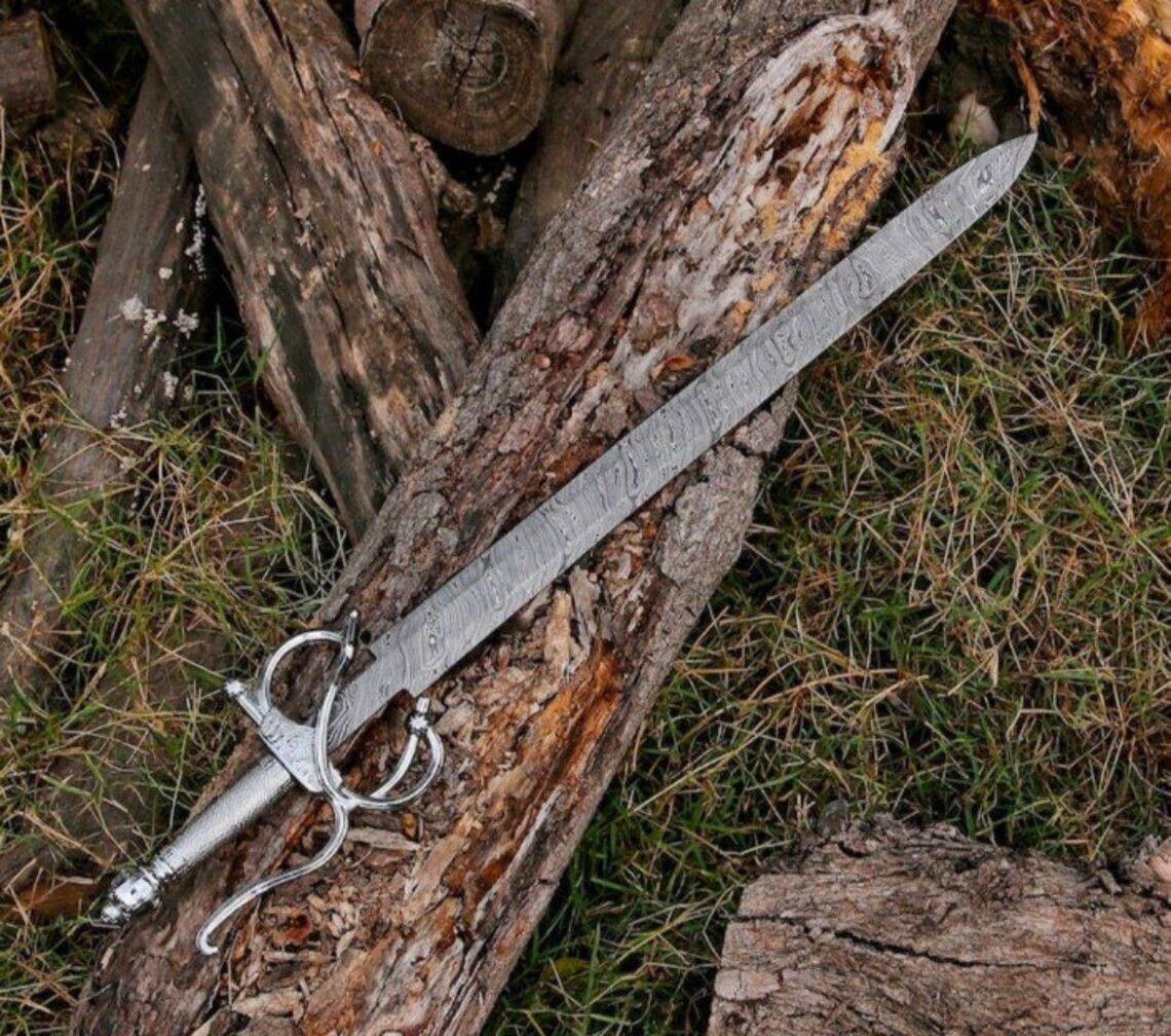 Silverthorn Rapier – Hand-Forged Damascus Sword with Twisted Guard and Ornate Detailing