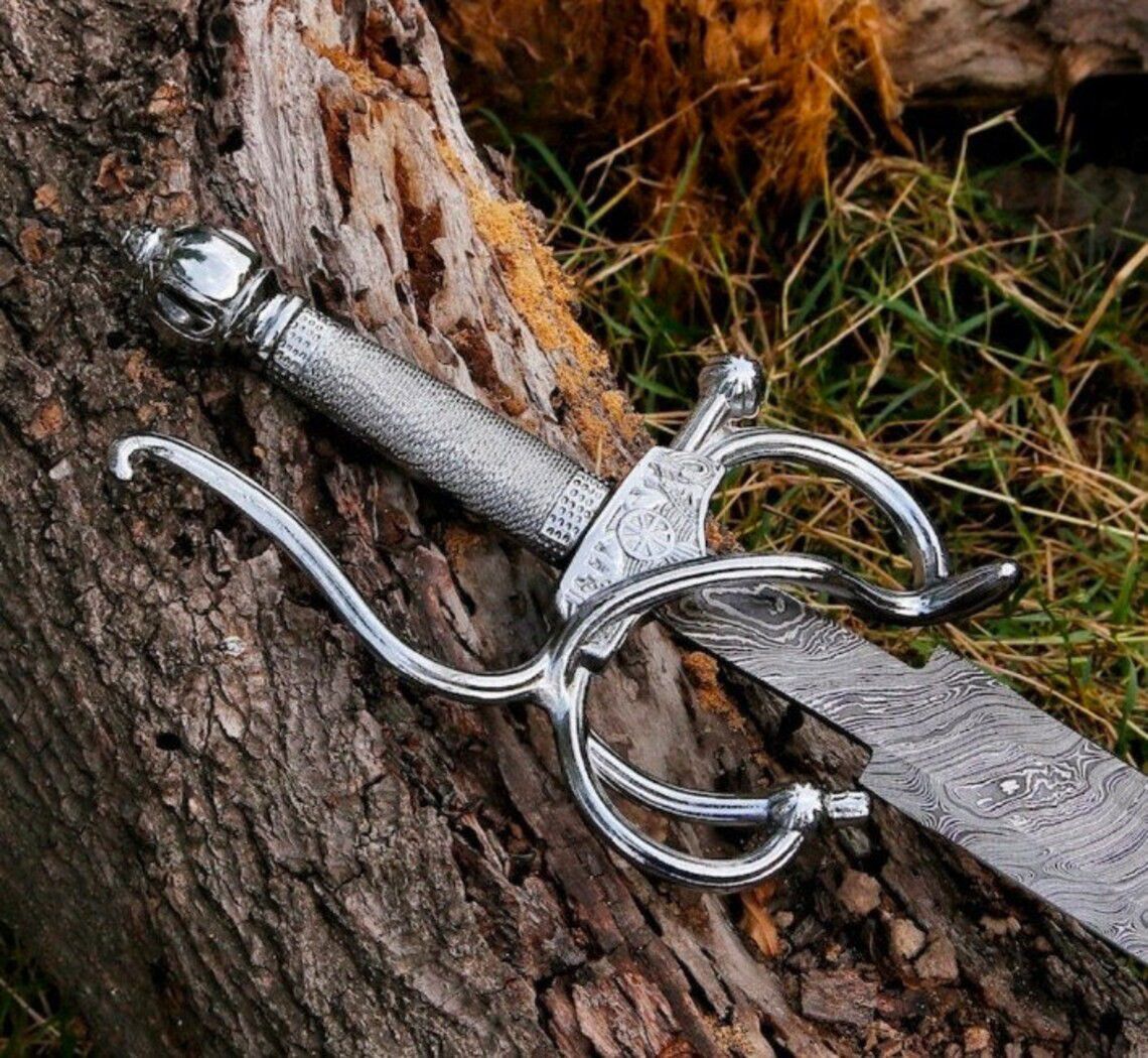 Silverthorn Rapier – Hand-Forged Damascus Sword with Twisted Guard and Ornate Detailing