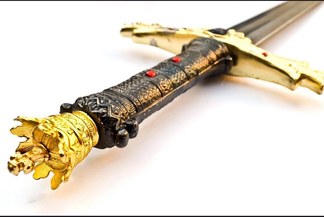 ⚔️ Black Lionblade – Damascus Steel Sword with Golden Skull Guard