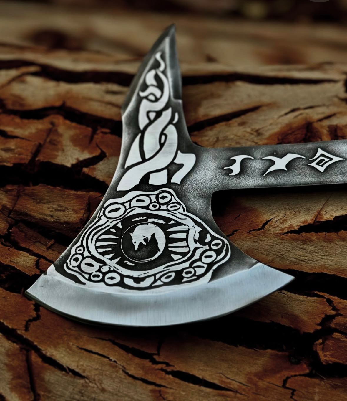 Viking Battle Axe – Intricate Blade with Norse-Inspired Carvings