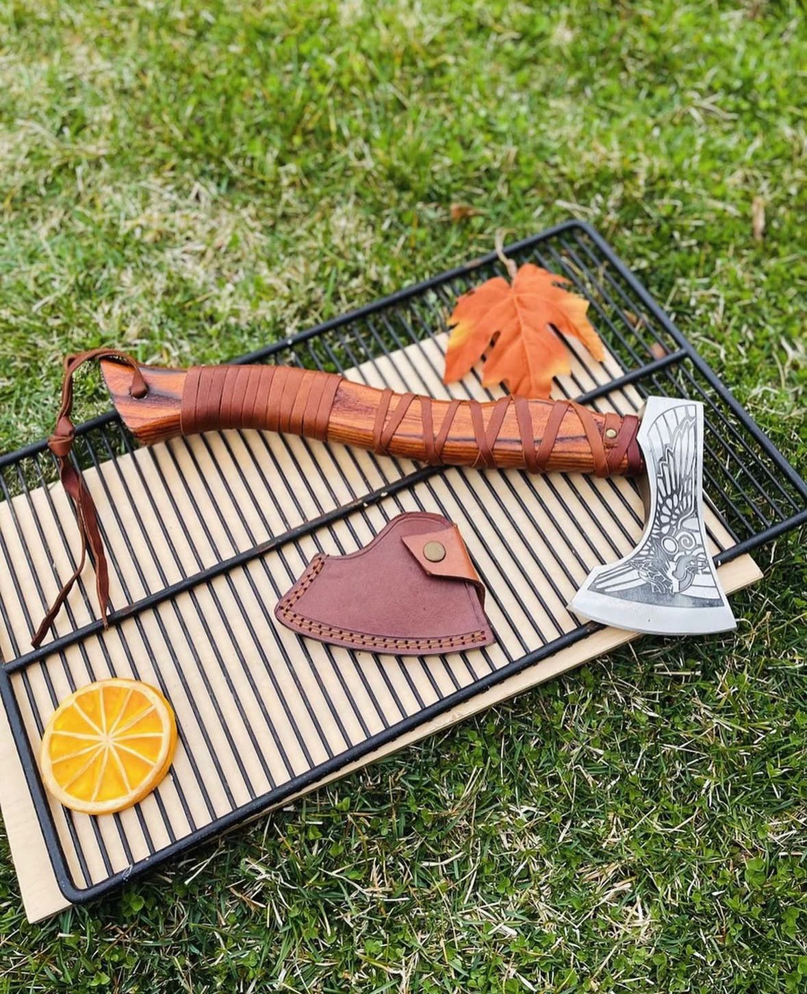 🪓 Skyforged Raven – Handcrafted Viking Axe with Leather Wrap and Sheath