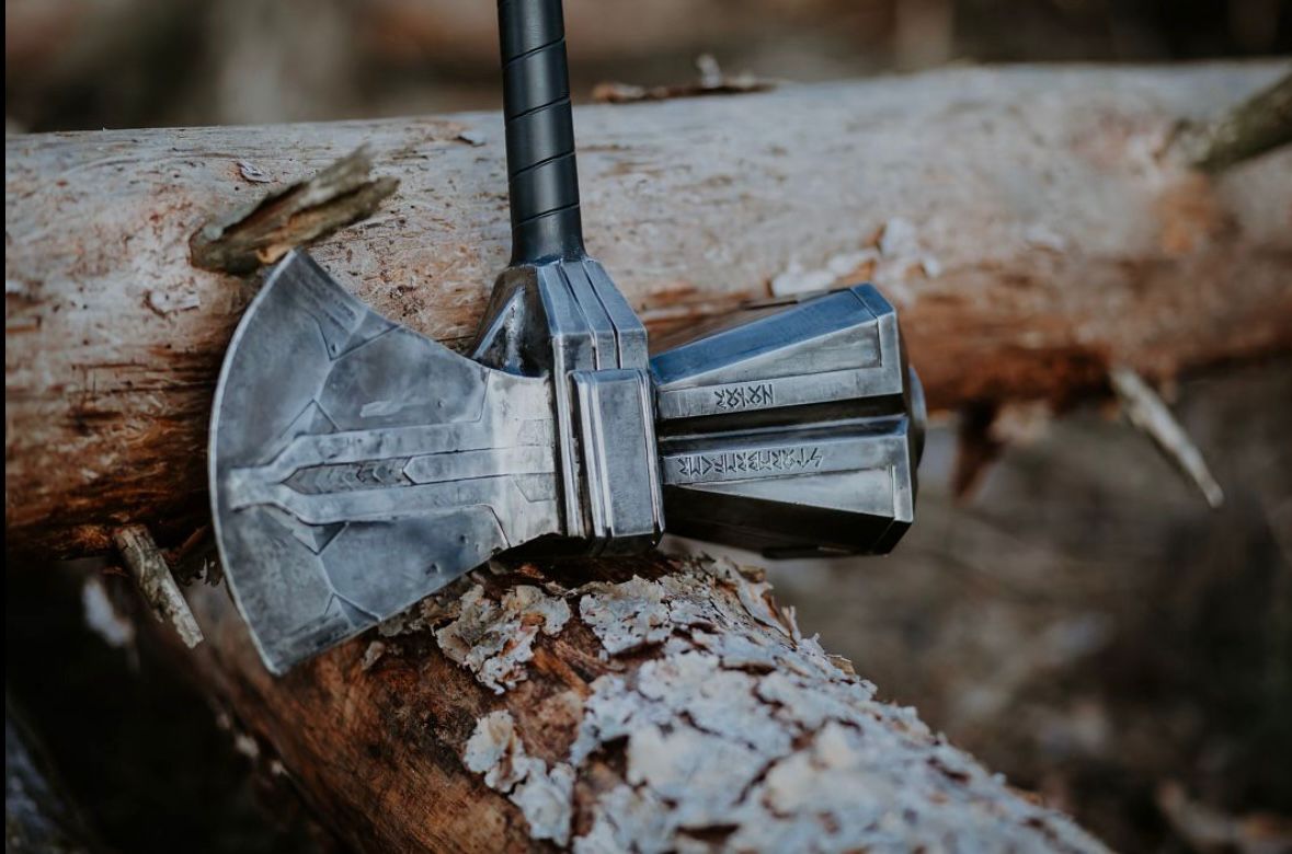 Stormbreaker Replica Battle Axe – Heavy-Duty Metal Fantasy Weapon