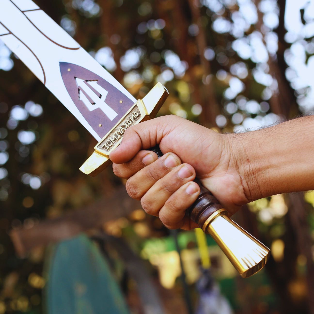 ⚔️ Elven Lightblade – Decorative Fantasy Sword with Gold Hilt