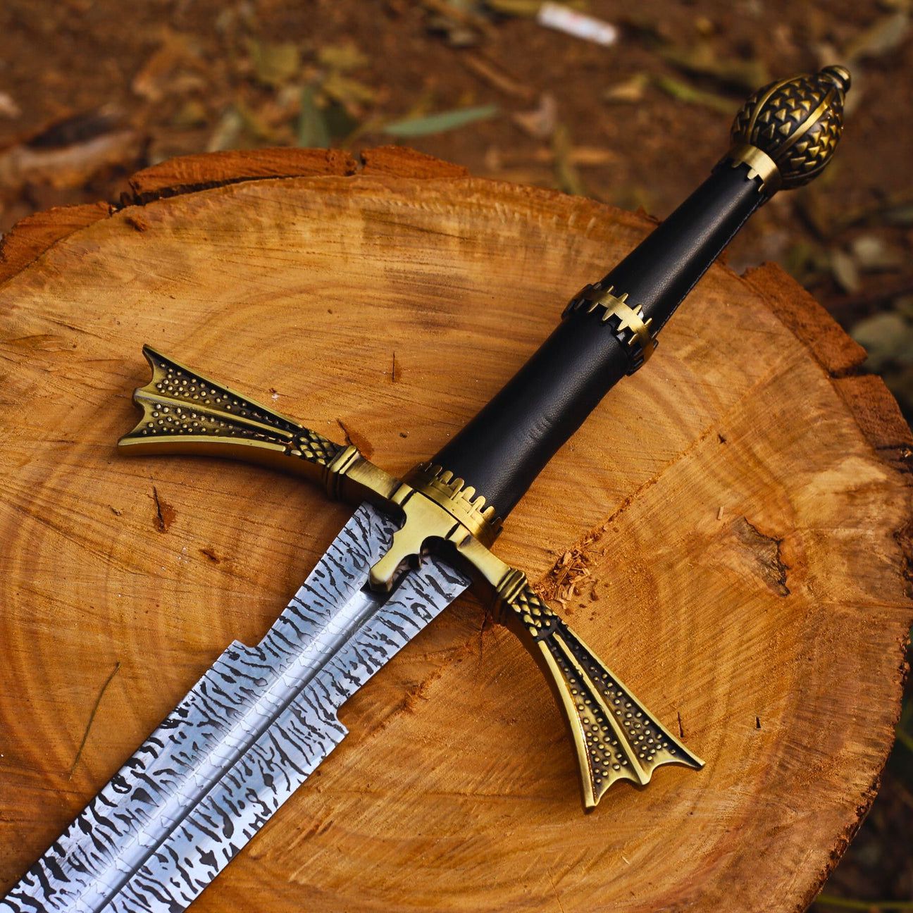 Hand-Forged Damascus Steel Sword – Medieval Fantasy Collector’s Edition