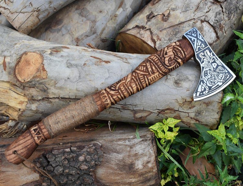 Jörmungandr Axe – Hand-Carved Viking Axe with Serpent Knotwork and Etched Steel Head