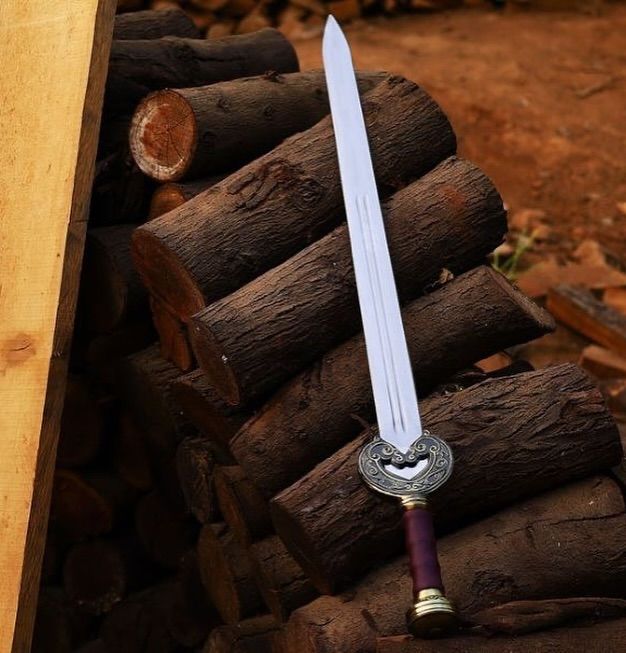 Ancient Chinese Jian Sword – Hand-Forged Steel Blade with Ornate Guard and Scabbard