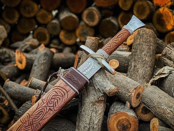 Viking-Inspired Norse Seax Sword – Hand-Forged Damascus Steel with Carved Wooden Sheath