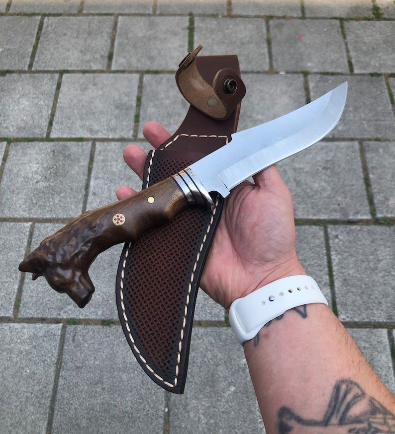 Handcrafted Wolf Handle Hunting Knife with Leather Sheath – Premium Outdoor & Collector’s Edition