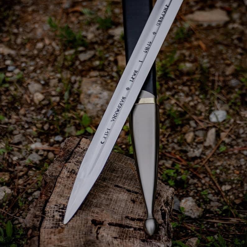 ⚔️ Eldertree Blade – Elven Longsword with Wall Plaque and Scabbard