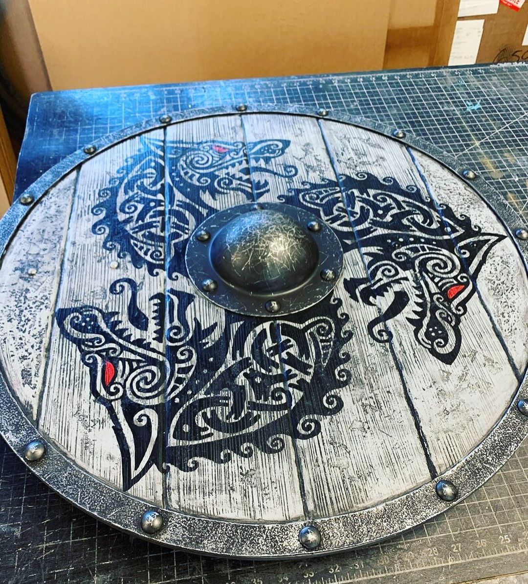 Viking Fenrir Wolf Round Shield – Nordic Wall Display Shield