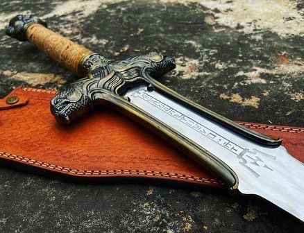 ⚔️ Oathkeeper – Medieval Knight’s Sword with Leather Scabbard