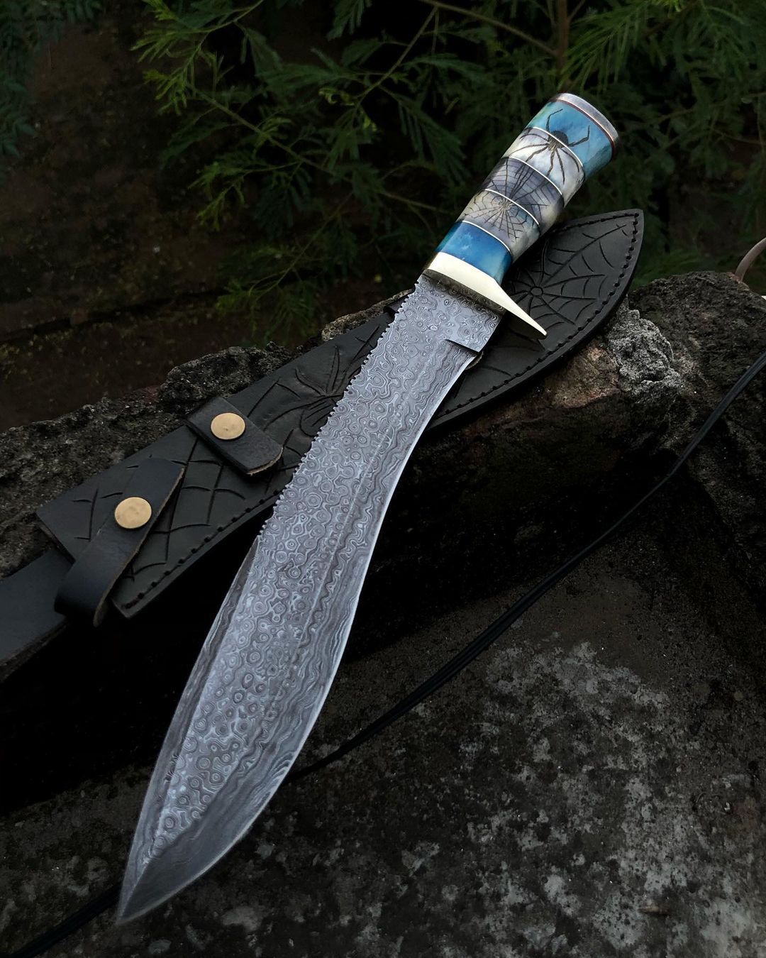 Handcrafted Damascus Steel Knife with Spider Web Handle Design