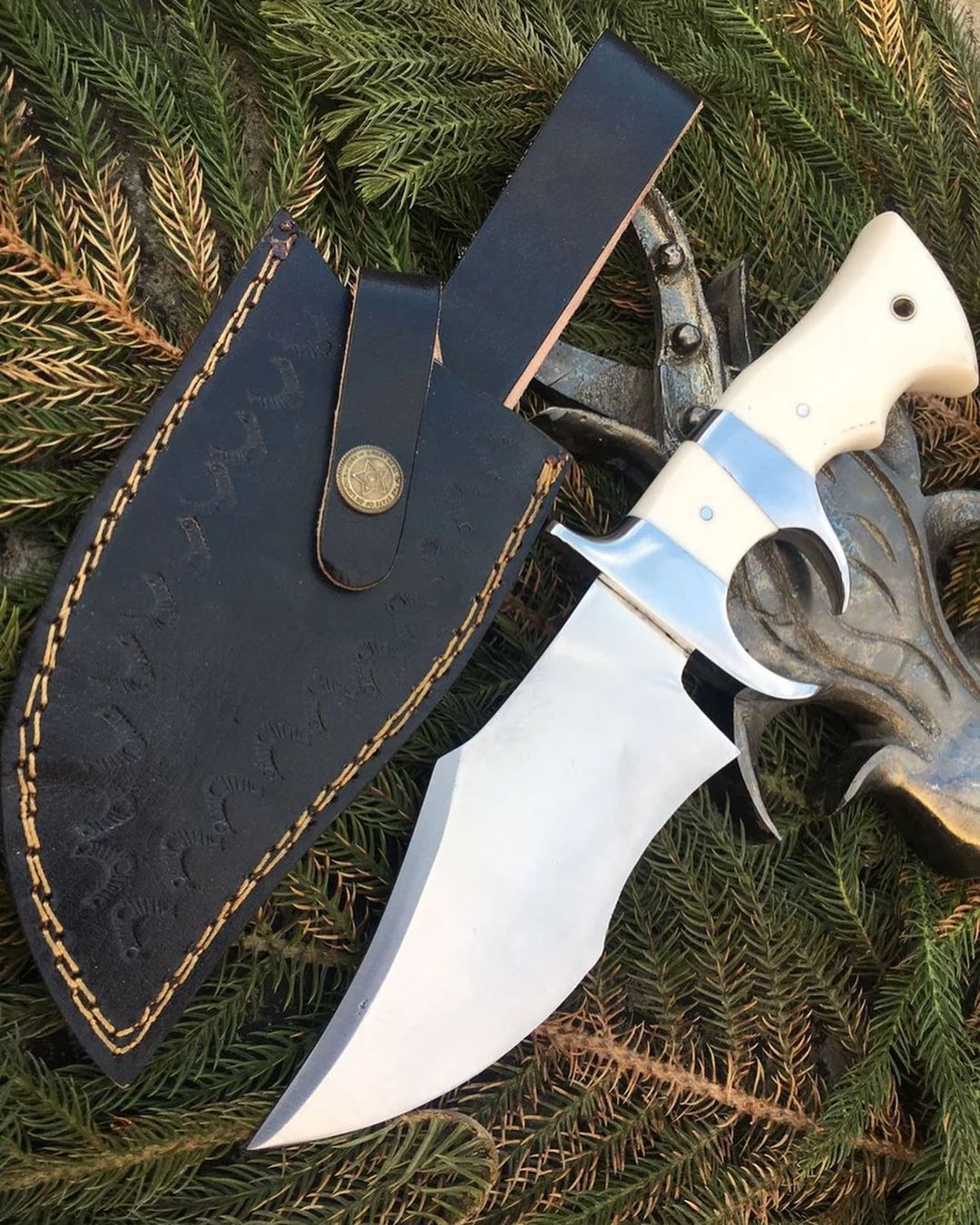 🗡️ White Fang – Custom Hunting Blade with Ivory Grip and Leather Sheath