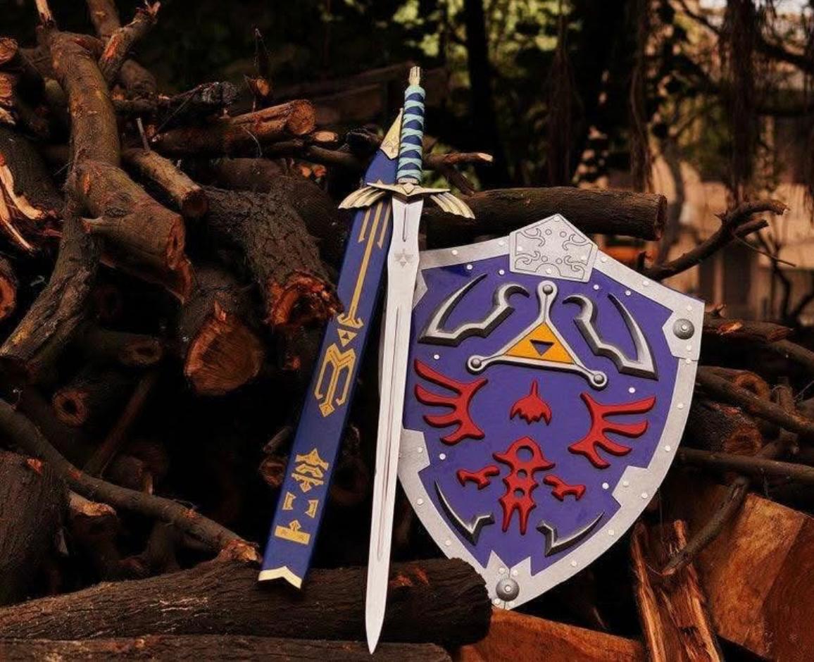Fantasy Hero Sword & Shield Set – Decorative Steel Blade with Painted Warrior Shield