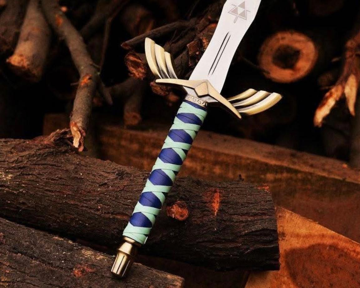 Fantasy Hero Sword & Shield Set – Decorative Steel Blade with Painted Warrior Shield