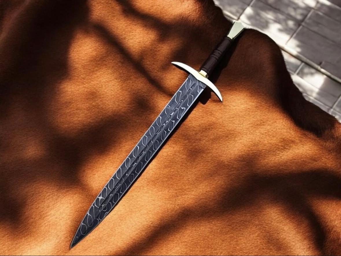 Forged Pattern-Steel Short Sword – Handcrafted Medieval-Style Blade