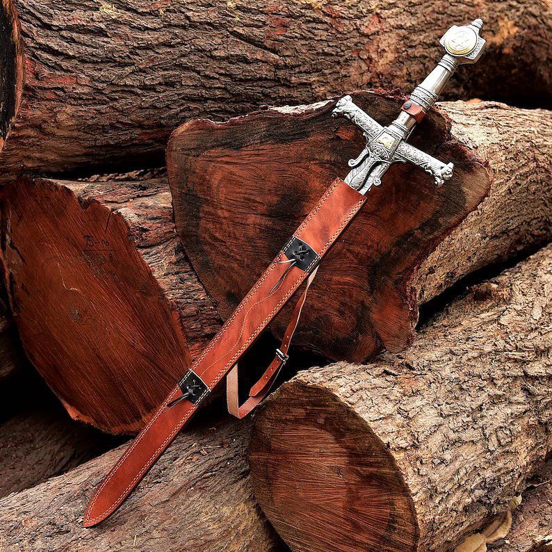 Medieval Knight’s Damascus Steel Broadsword – Handcrafted Collector’s Edition